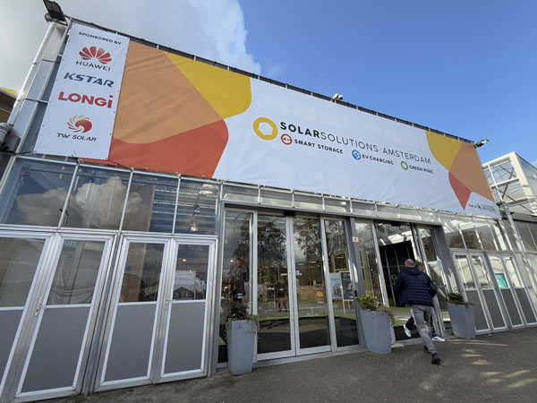 elecnova-shines-at-solar-solutions-amsterdam-2025-upgrading-ci-energy-storage-ushering-in-an-era-of-efficient-power-usage-01.jpg